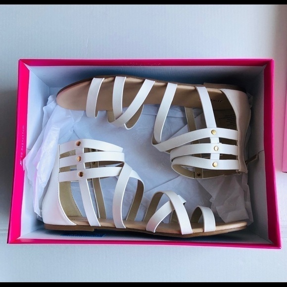 JUSTFAB, EUC, WHITE STRAPPY SANDALS - Picture 6 of 8